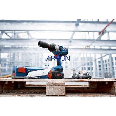 Аккумуляторный ударный бесщеточный гайковерт Bosch GDS 18V-1050 H, 2x5.0Ah (зарядное устройство) 06019J8522 фото